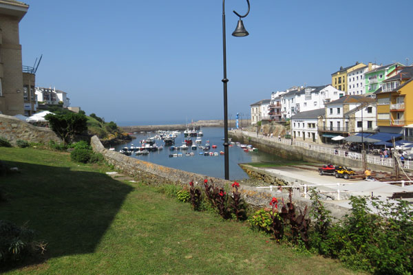 Tapia de Casariego y su coqueto puerto